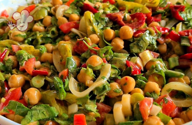 Sebzeli Nohut Salatası Tarifi