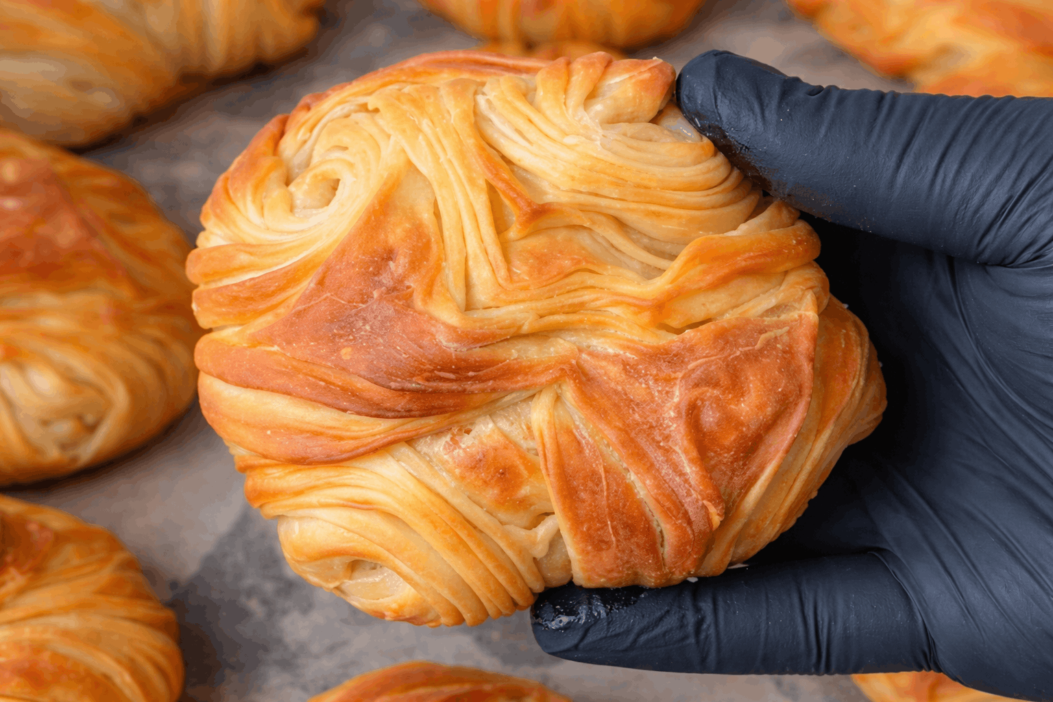Baklava Hamuru Tadında Peynirli Börek