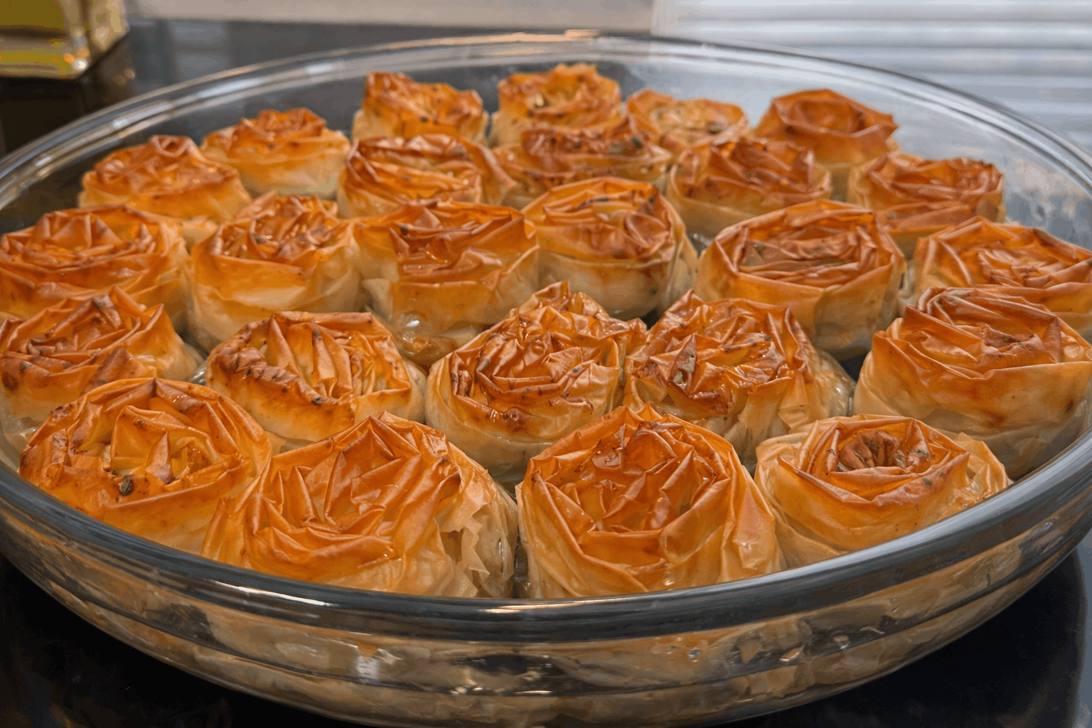 Çıtır Hindistan Cevizli Gül Tatlısı