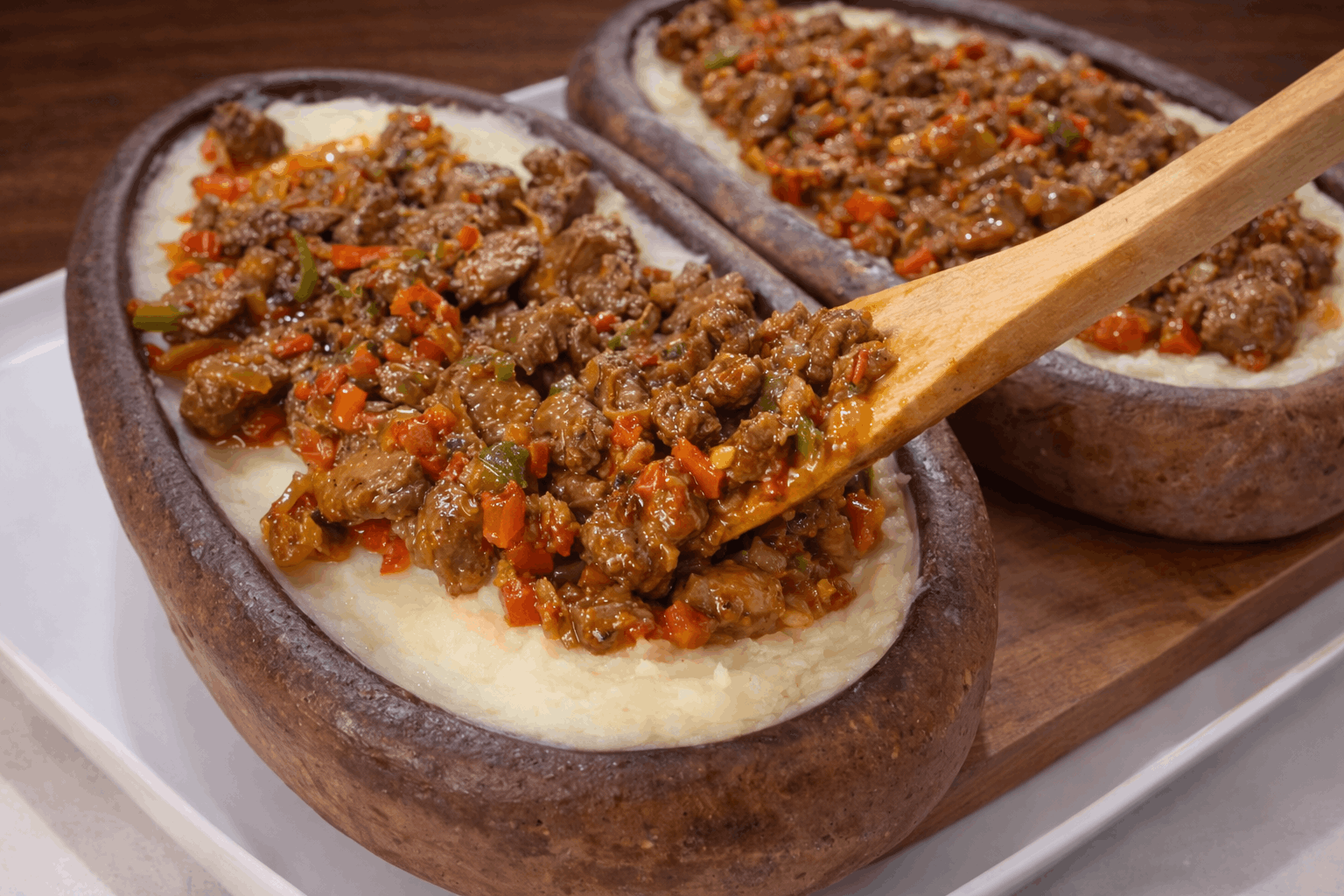 Güveçte Püreli Et Sote Tarifi