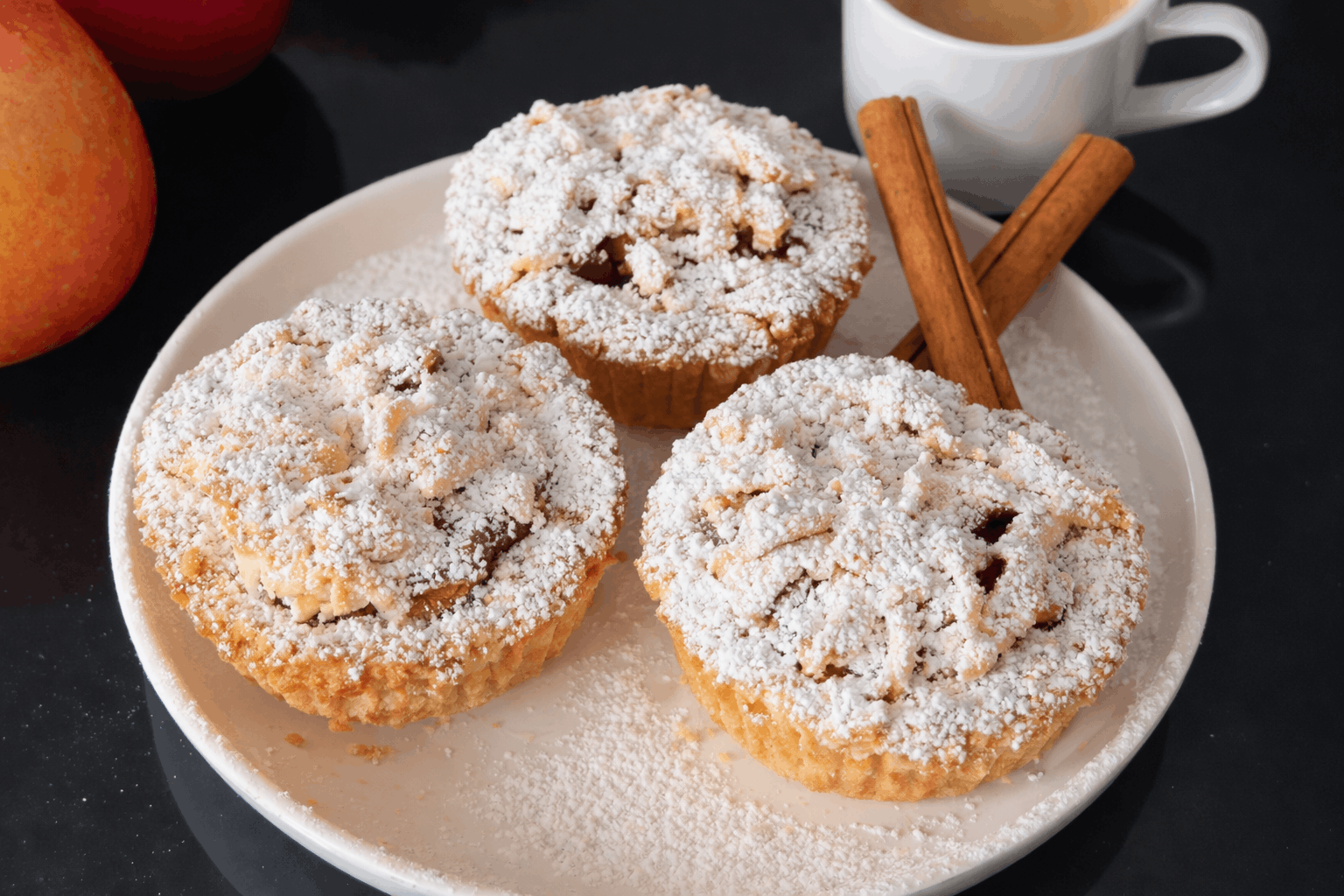 Limon Sıkacağında Porsiyonluk Elmalı Turta