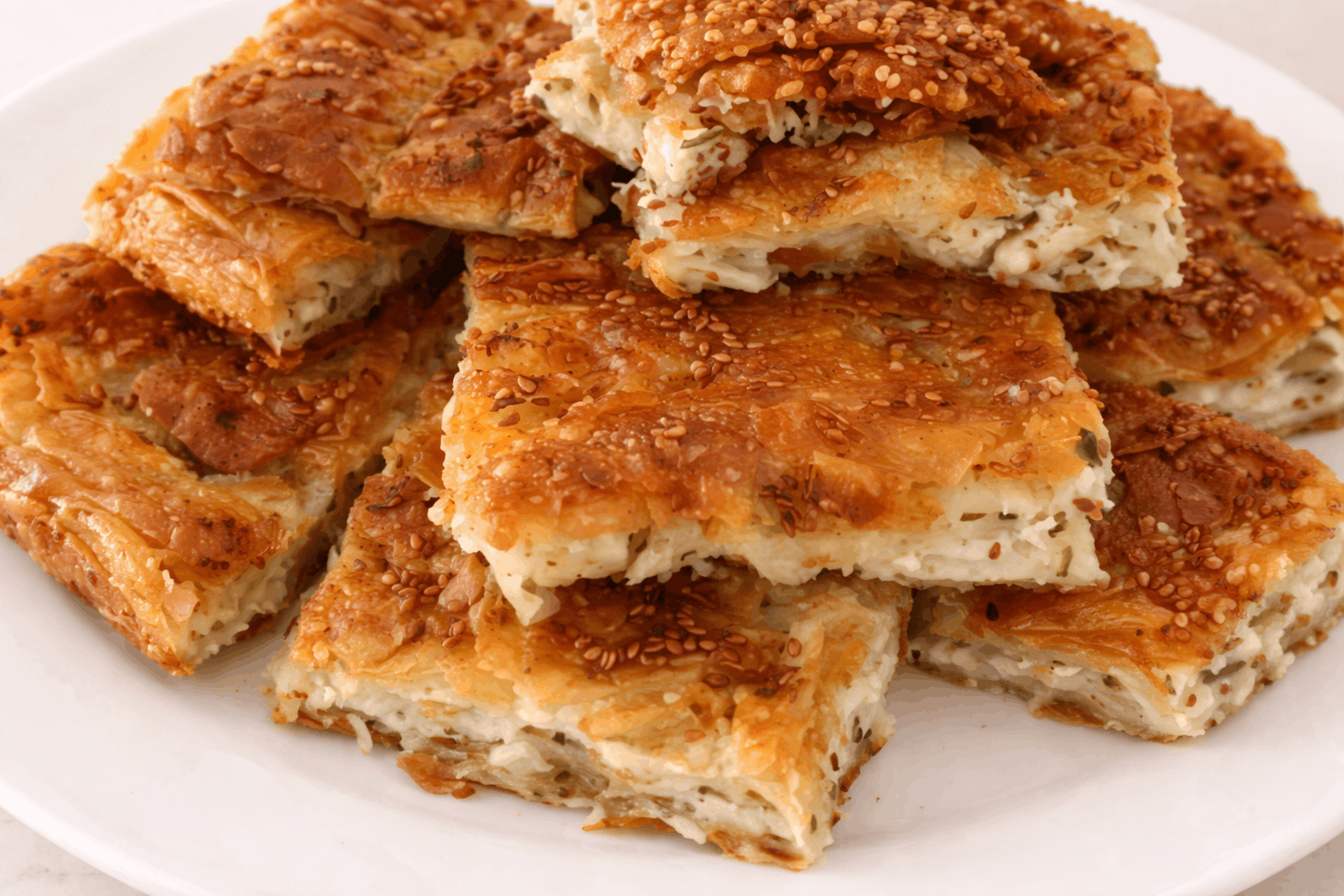 Yalancı Su Böreği Tadında Kırpık Börek